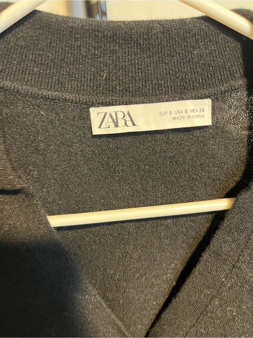 Zara Black fine-knit Deep V-neck Front Button Long Sleeve polo Cardigan S - Picture 2 of 5